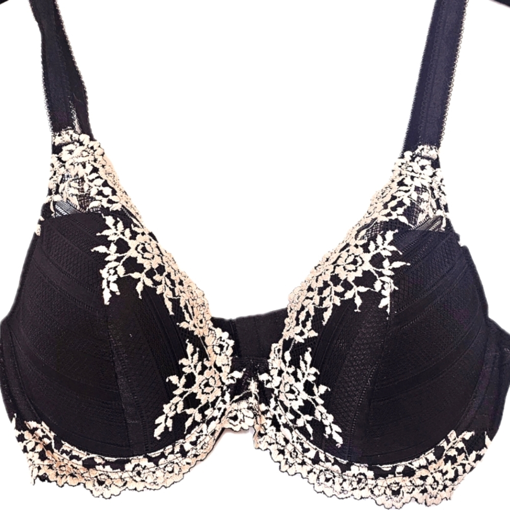 NWOT, New, Never Worn, Black with White lace underwire bra, 38C, Wacoal